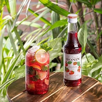 Moin Strawberry Beverage Strup Bottle and Drink